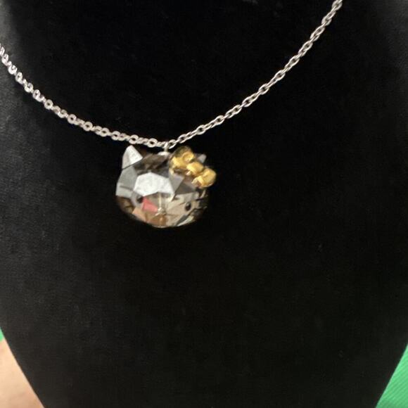 SWAROVSKI SANRIO HELLO KITTY CRYSTAL FACE JET GOLD RIBBON NECKLACE - Picture 13 of 13